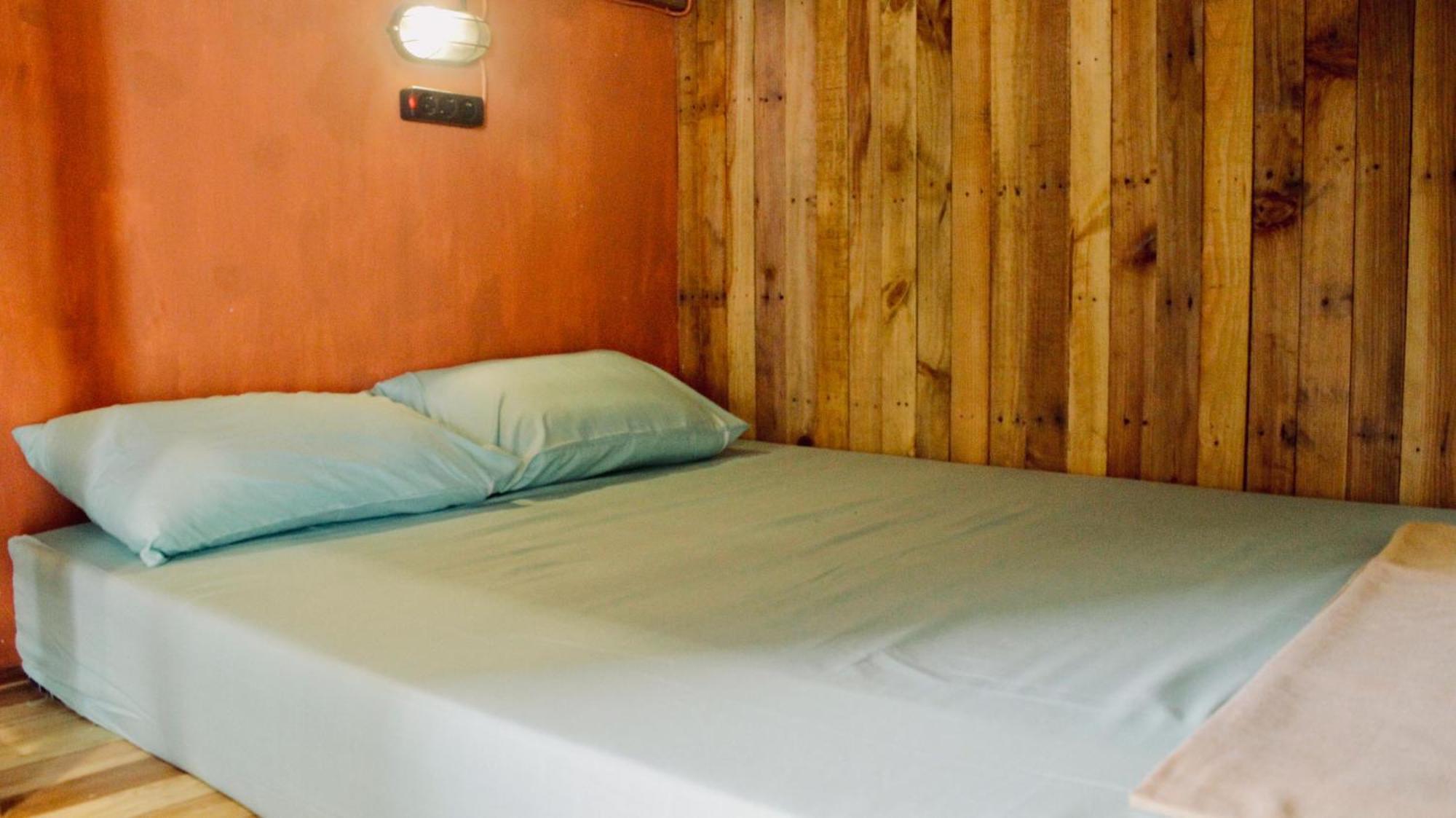 Indigo Motel Karimunjawa Buitenkant foto